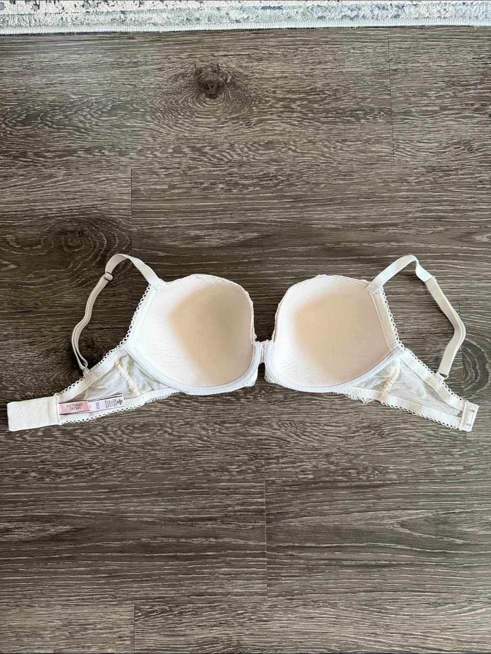 Victoria's Secret White Lace Underwire Bra